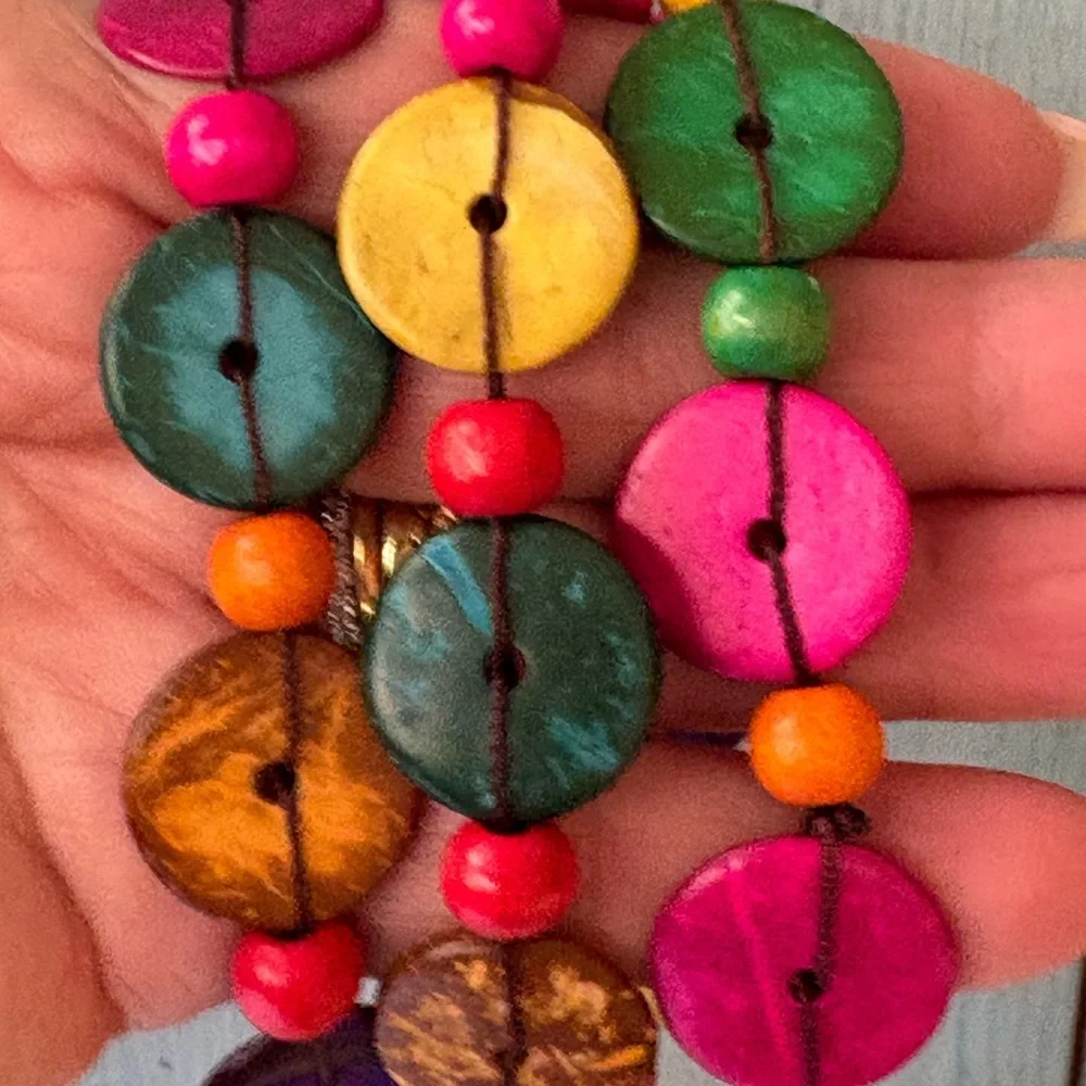 From Cape Town, South Africa a Very Colorful Beaded Necklace - Picture 6 of 10